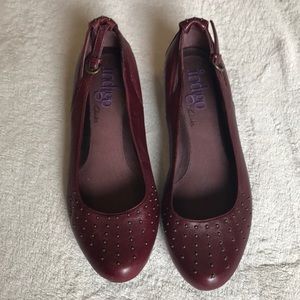 Indigo by Clarks Studded Leather Burgundy Flat 6.5